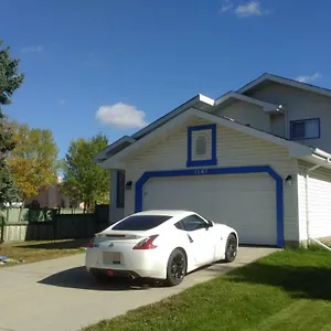 https://spacious-elegant-house-by-west-edmonton-mall.edmonton-hotels.net